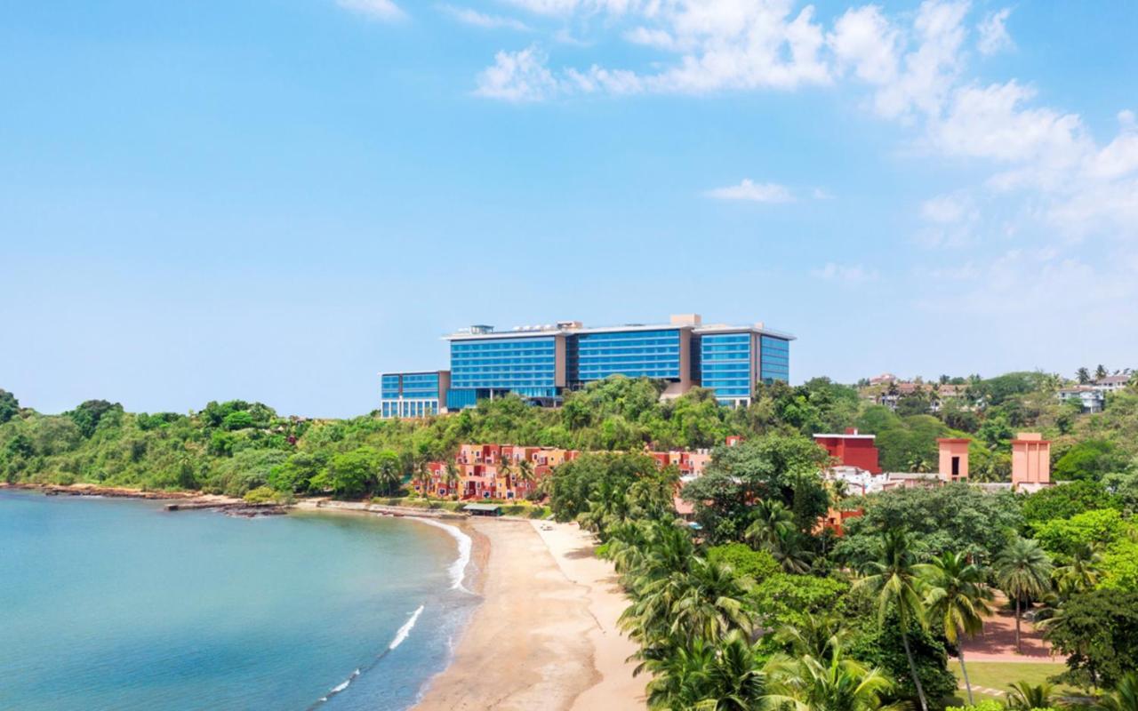 Taj Cidade De Goa Horizon, Goa Panaji Bagian luar foto View of the hotel from the beach