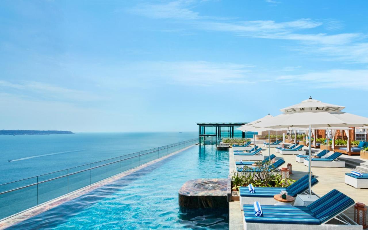 Taj Cidade De Goa Horizon, Goa Panaji Bagian luar foto The rooftop pool at the W Retreats & Spa, Phuket